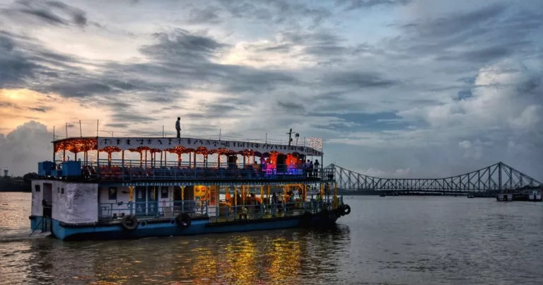 Immersion Cruise On Ganges
