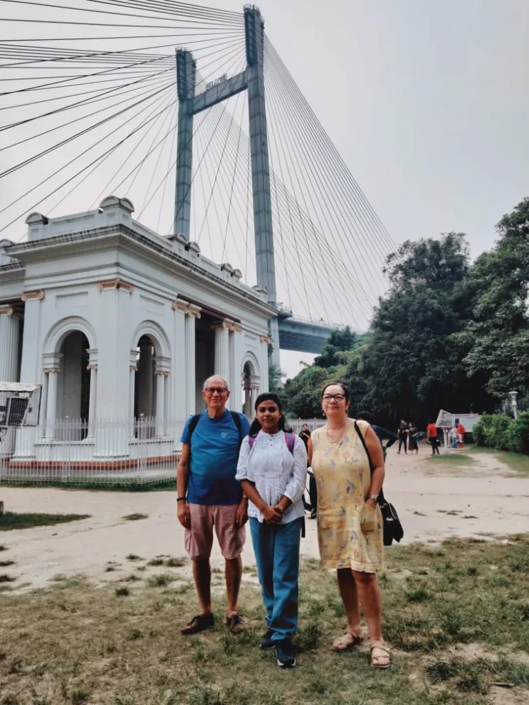 Female Tourist Guide In Kolkata