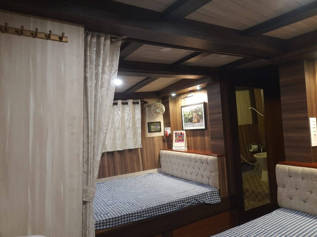 Sundarban AC Houseboat Tour Packages Sundarban AC Houseboat Tour Packages
